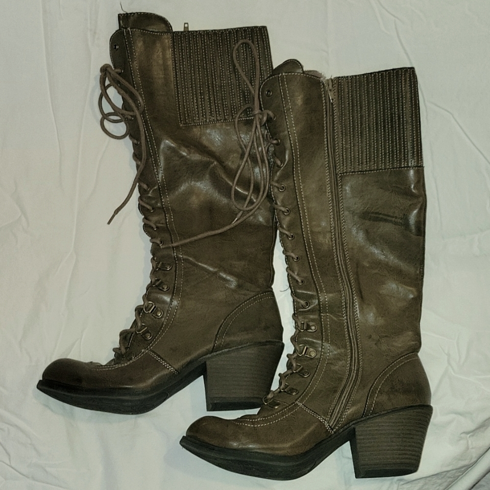 Like new Rocket Dog, knee high, lace up boots. Size 10